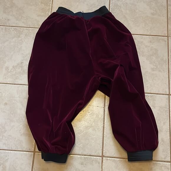 Red velvet renaissance costume - Picture 7 of 10